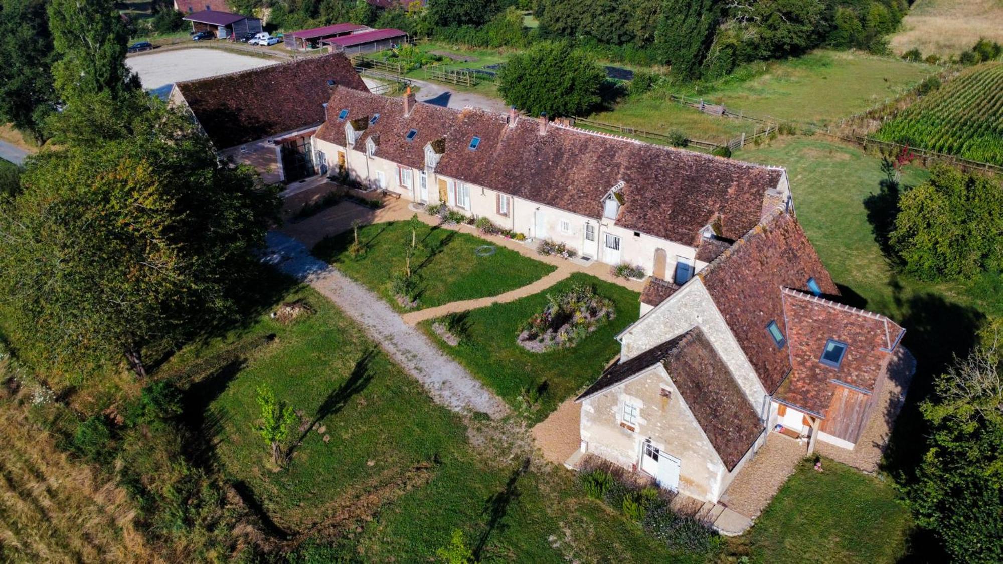 Chambres D'Hotes Du Bistrot Des Ecuries Cour-Maugis-sur-Huisne エクステリア 写真